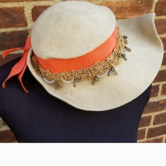 1940s felted wool asymmetrical hat - Picture 10 of 16